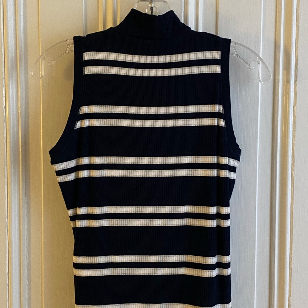 Banana Republic sleeveless mock turtleneck top